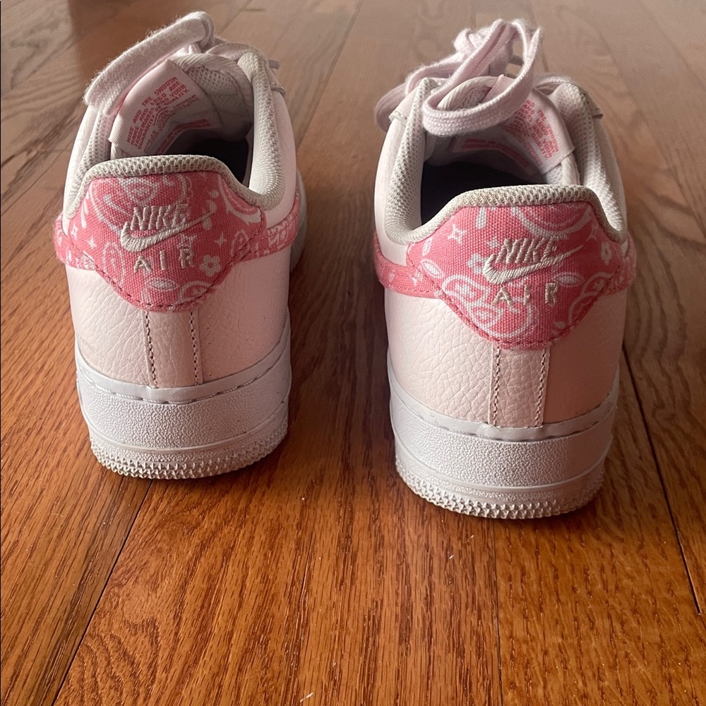 Nike Air Force 1’s Shoes With Pink Paisley Swoosh Woman 8.5 - Picture 4 of 16